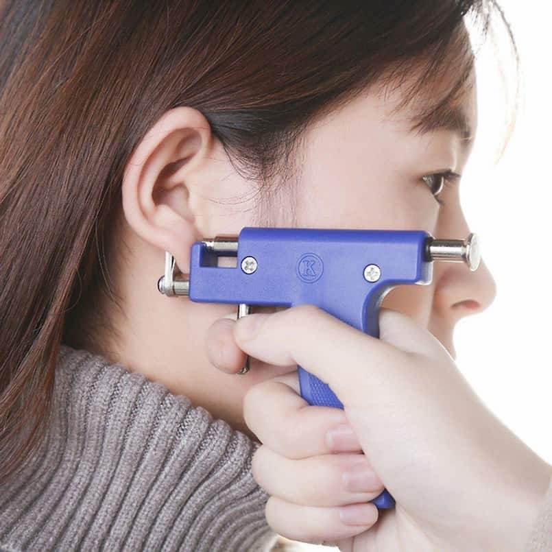 Xỏ lỗ tai theo cách hiện đại Xỏ lỗ tai theo cách hiện đại