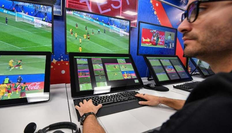 Vai trò của VAR là gì trong các trận đấu? Vai trò của VAR là gì trong các trận đấu?